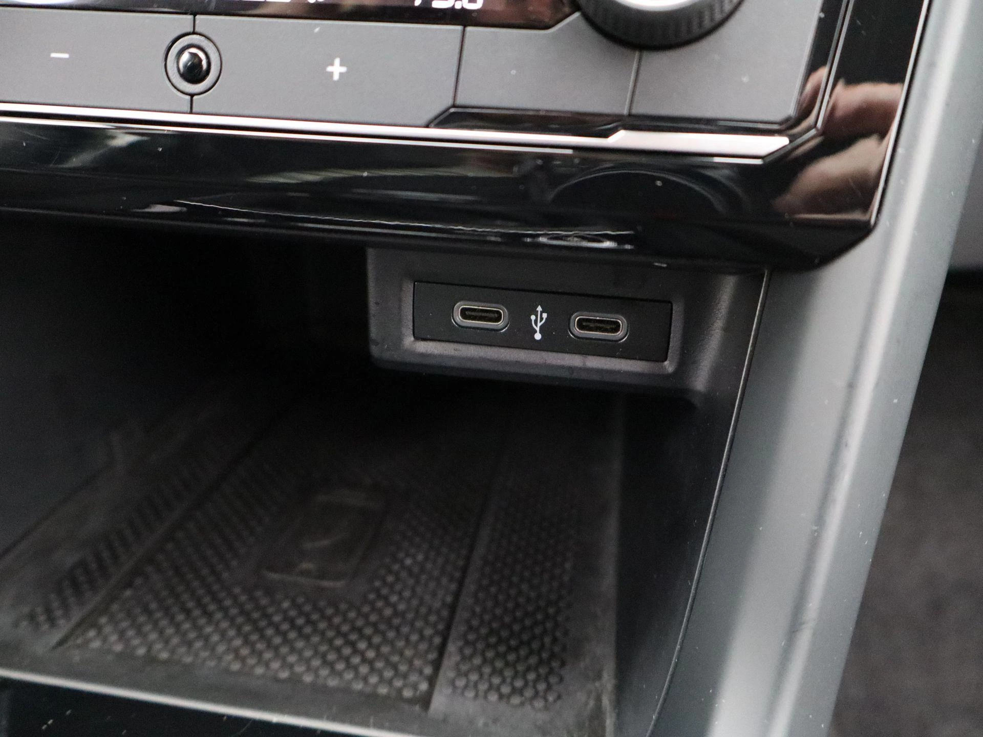 Volkswagen-T-Cross-image-19