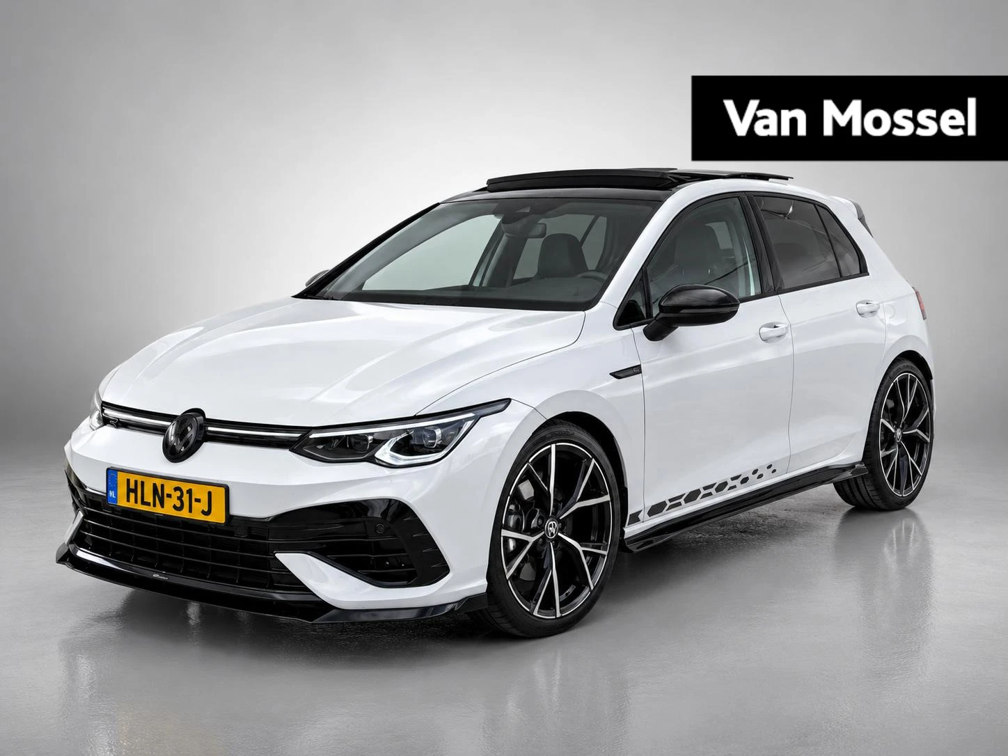Volkswagen-Golf-image-0