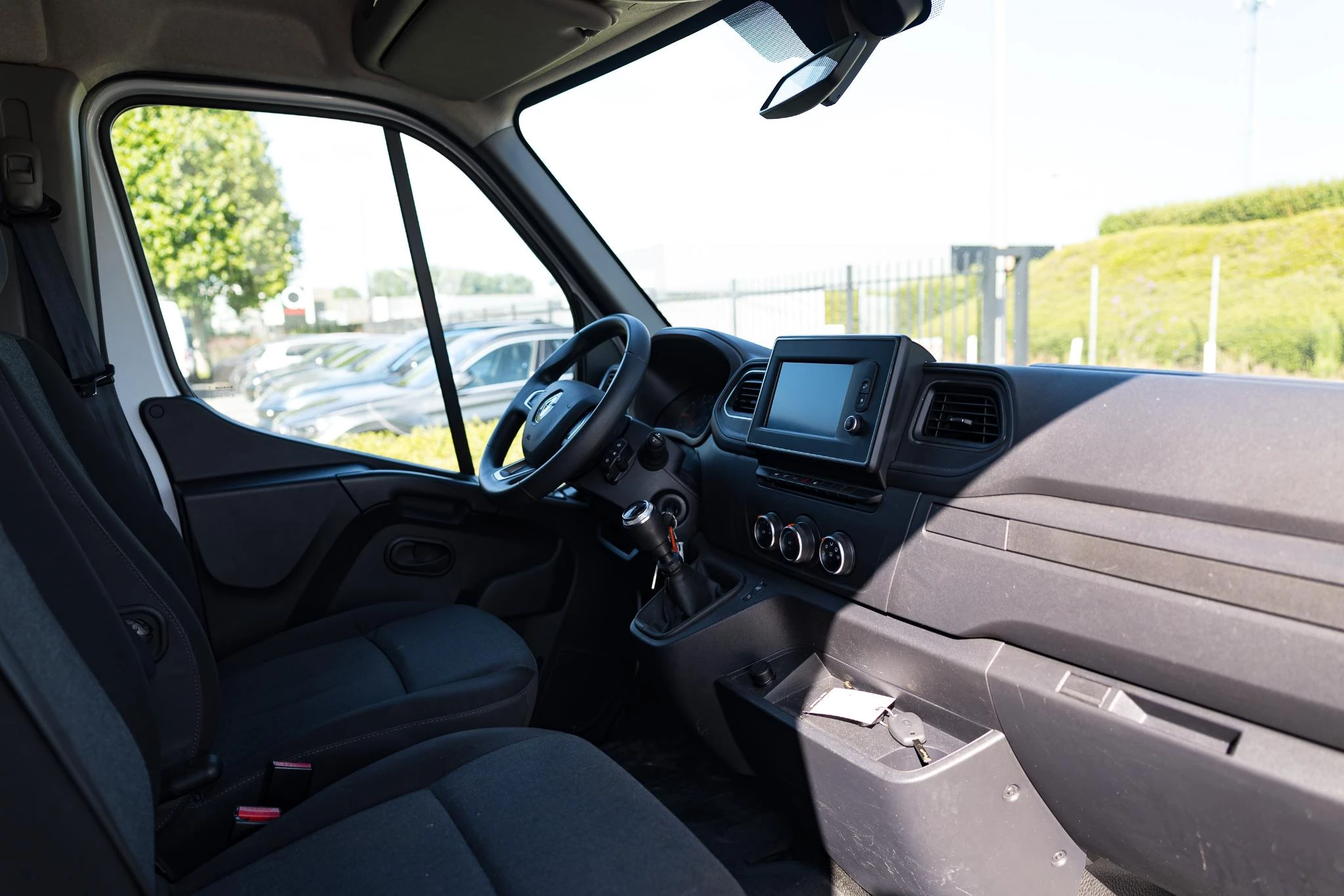 Renault Master Trucks 145.35 CC Meubelbak
