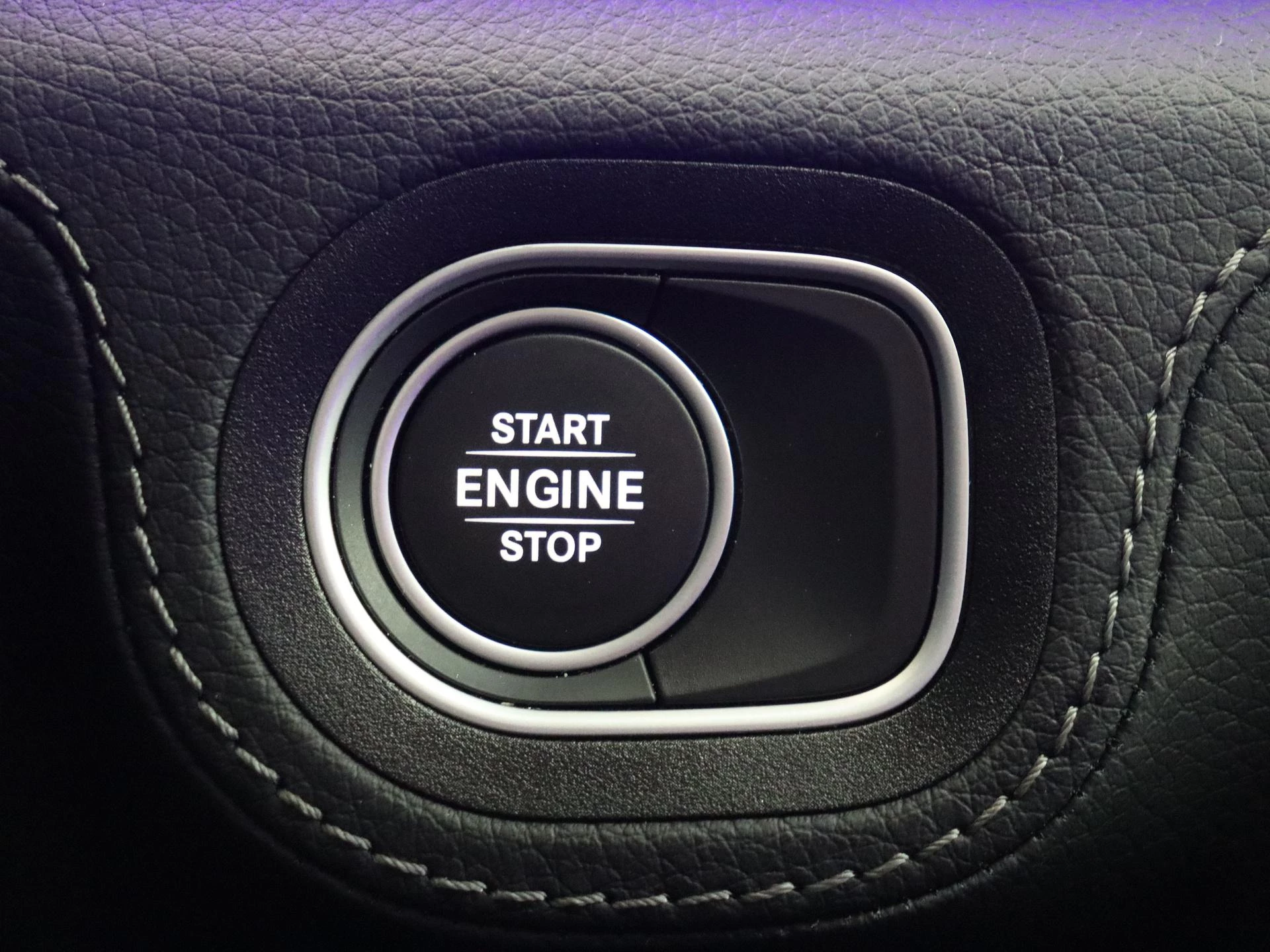 Mercedes-Benz-GLE-image-33