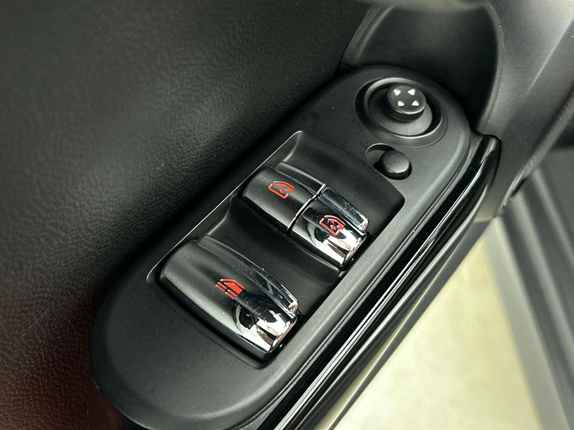 MINI-Cooper Cabrio-image-25