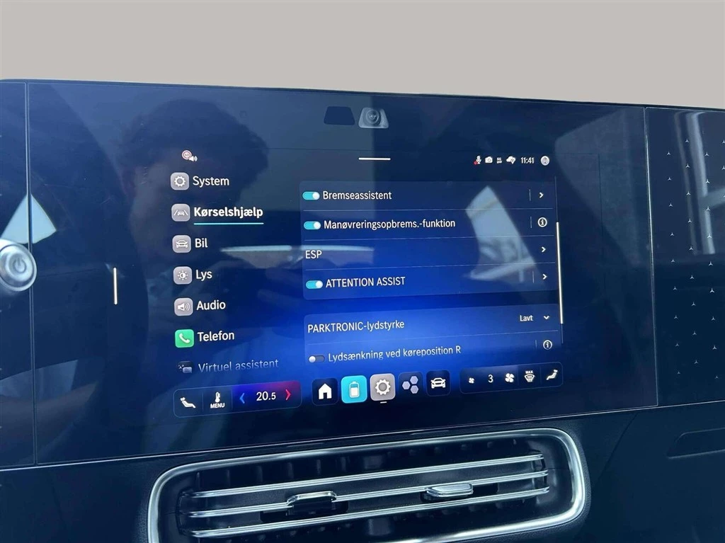 Mercedes-Benz-CLA-image-20