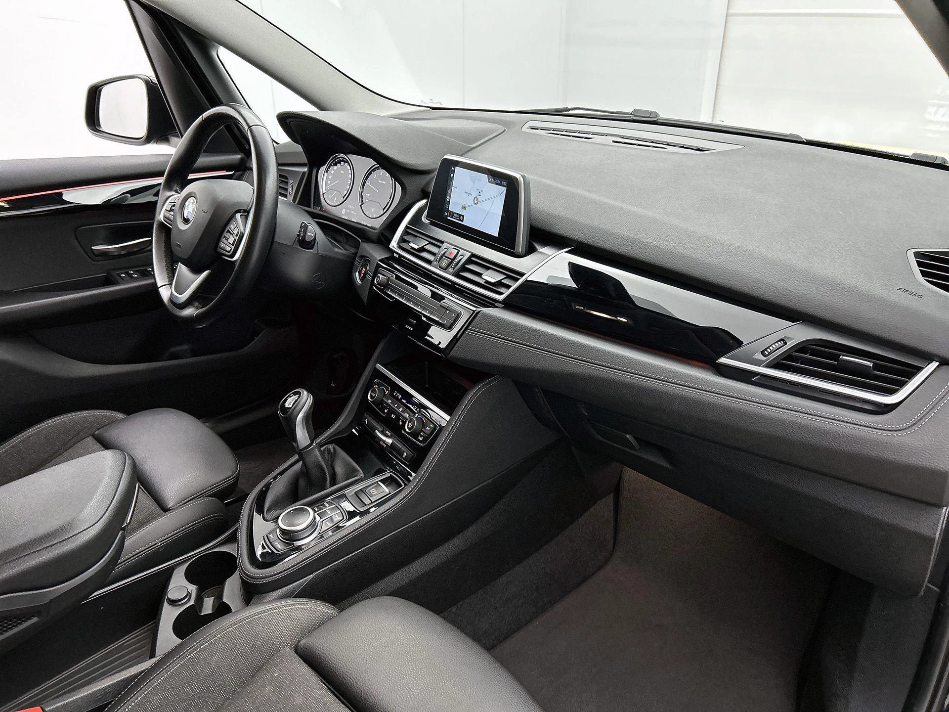BMW-2 Serie-image-24