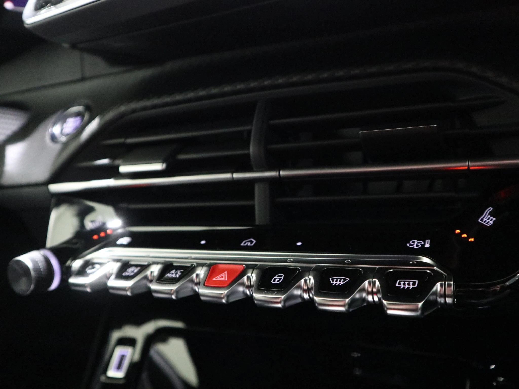Peugeot-e-208-image-22