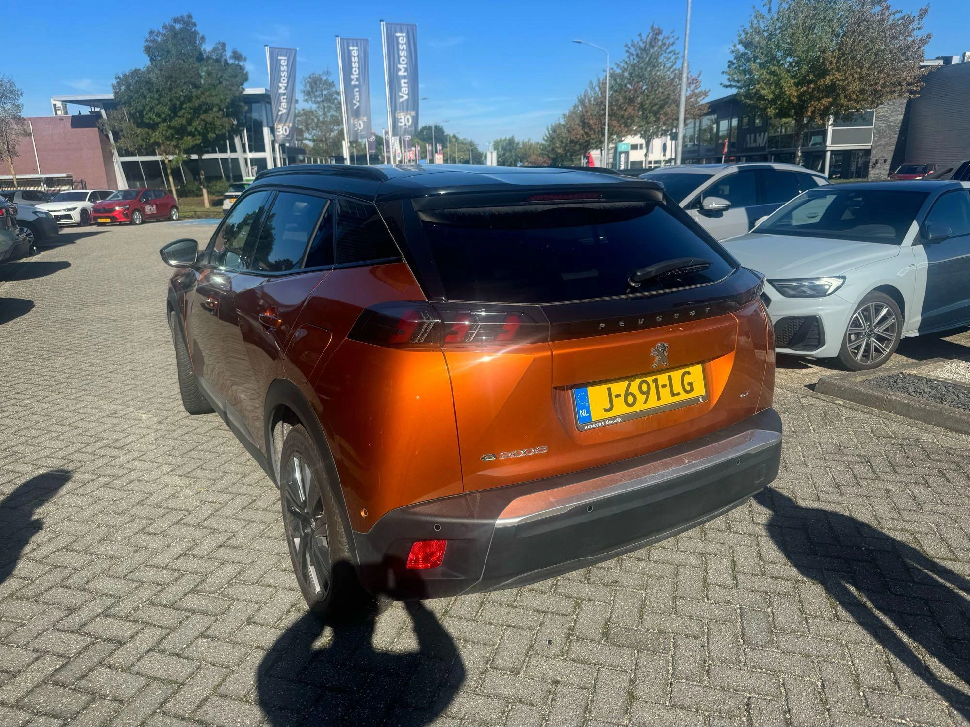 Peugeot-e-2008-image-3
