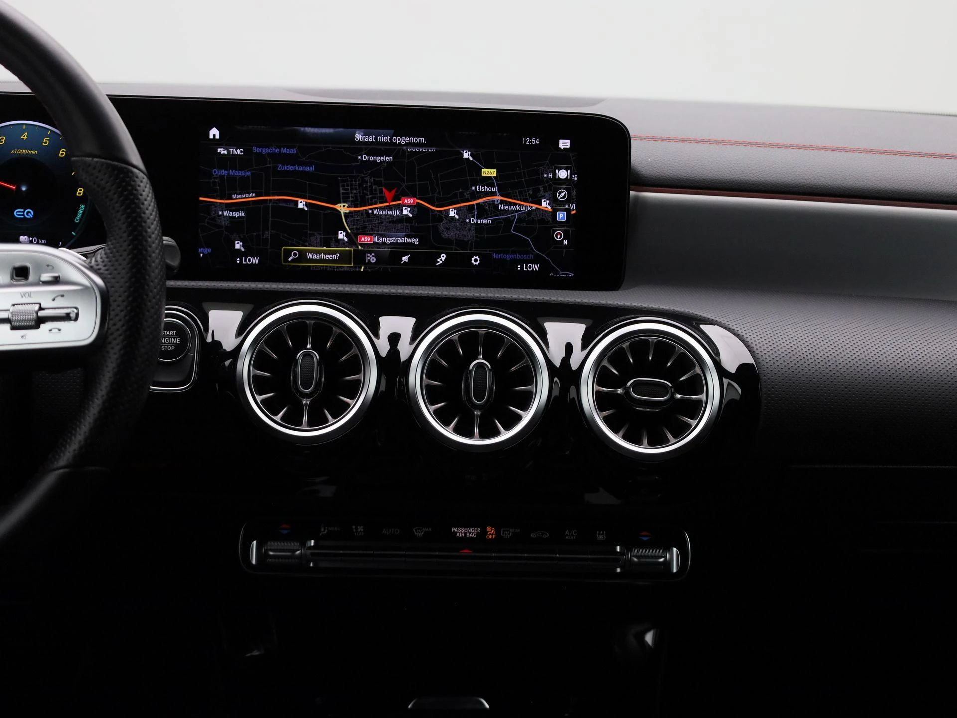 Mercedes-Benz-CLA-image-8