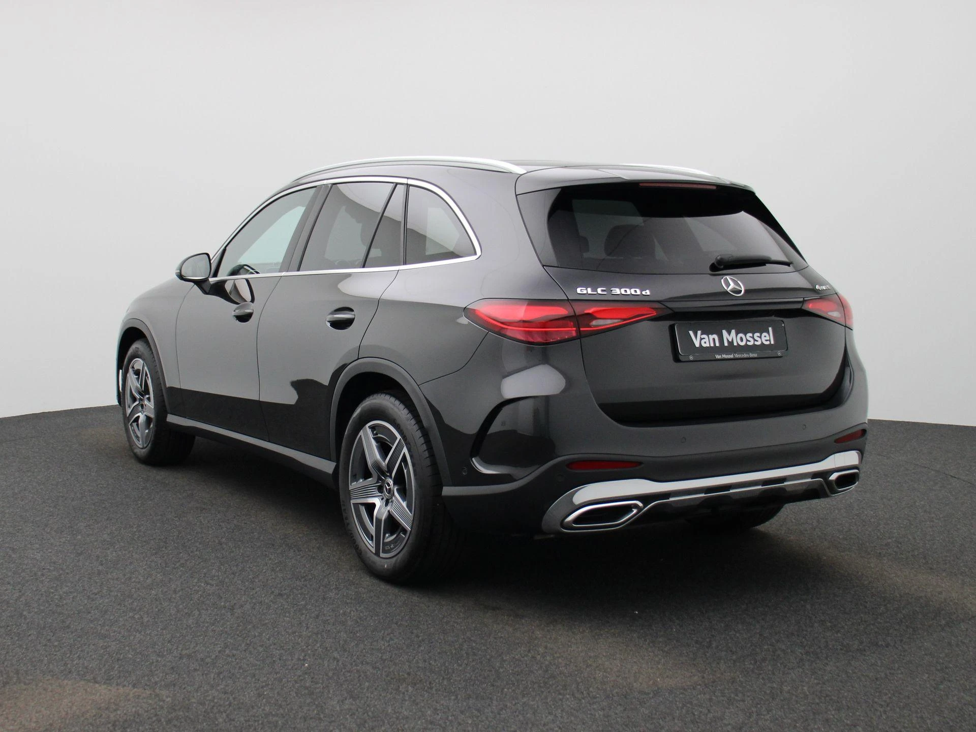 Mercedes-Benz-GLC-image-1