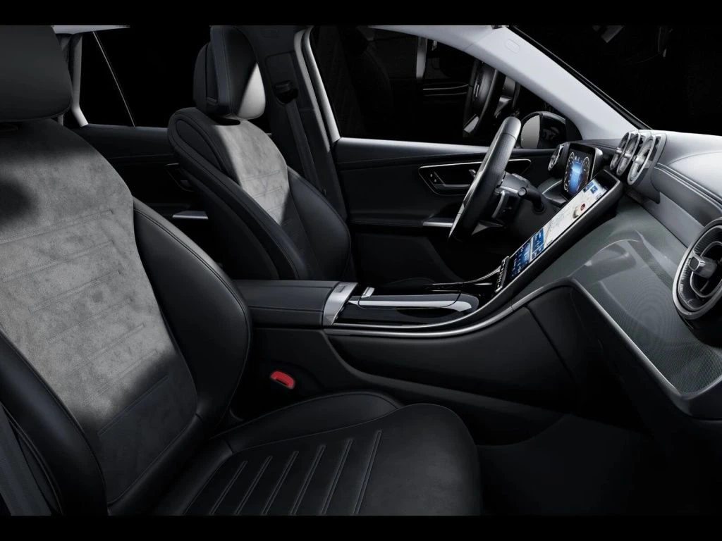 Mercedes-Benz-GLC 200-image-9