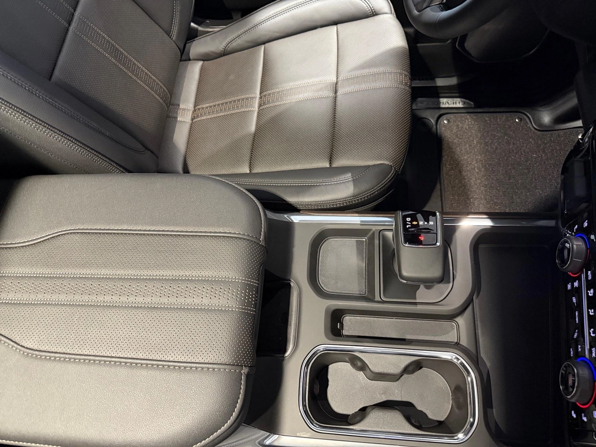 Chevrolet-Silverado-image-11