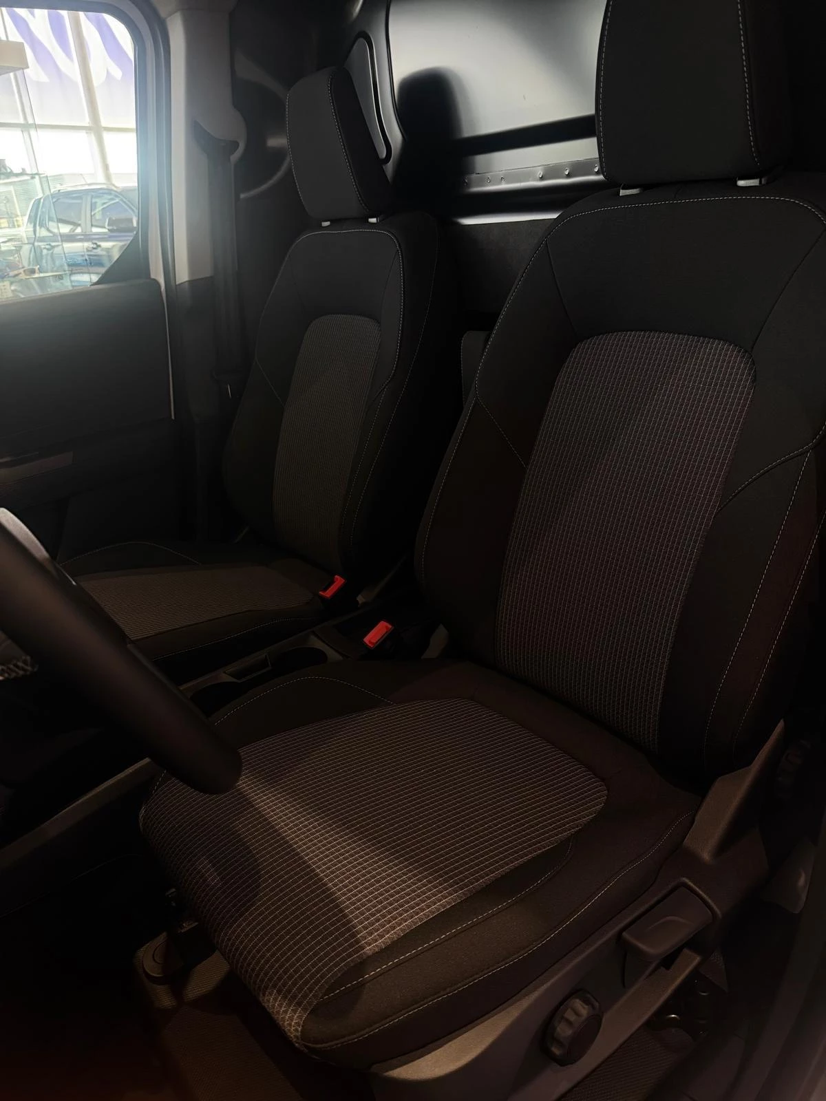 Ford-E-Transit Courier-image-11