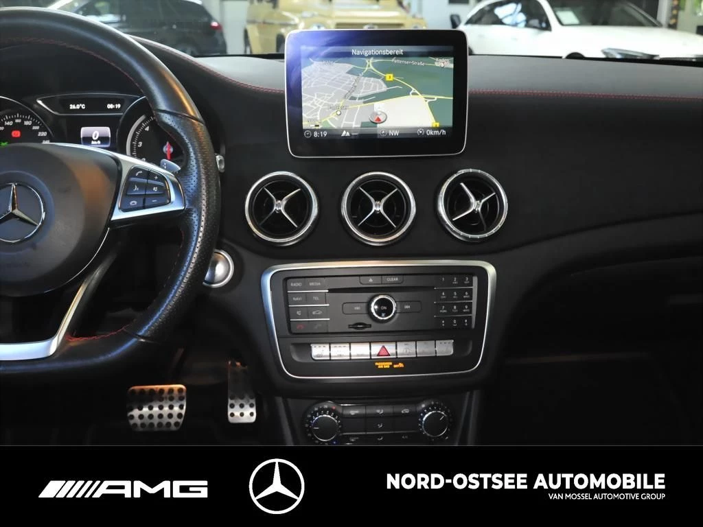 Mercedes-Benz CLA 250 4M AMG COUPÉ LED NIGHT PANO KEYLESS PDC AMG