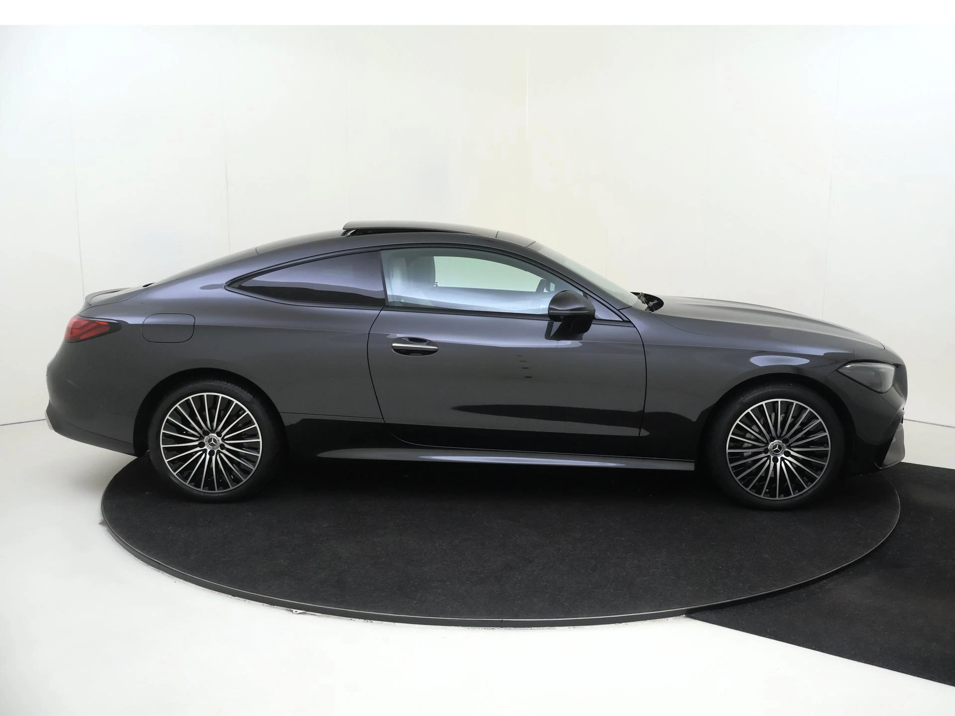 Mercedes-Benz-CLE-image-8