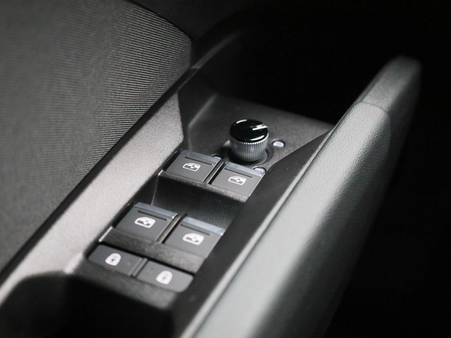 Audi-Q4 e-tron-image-32