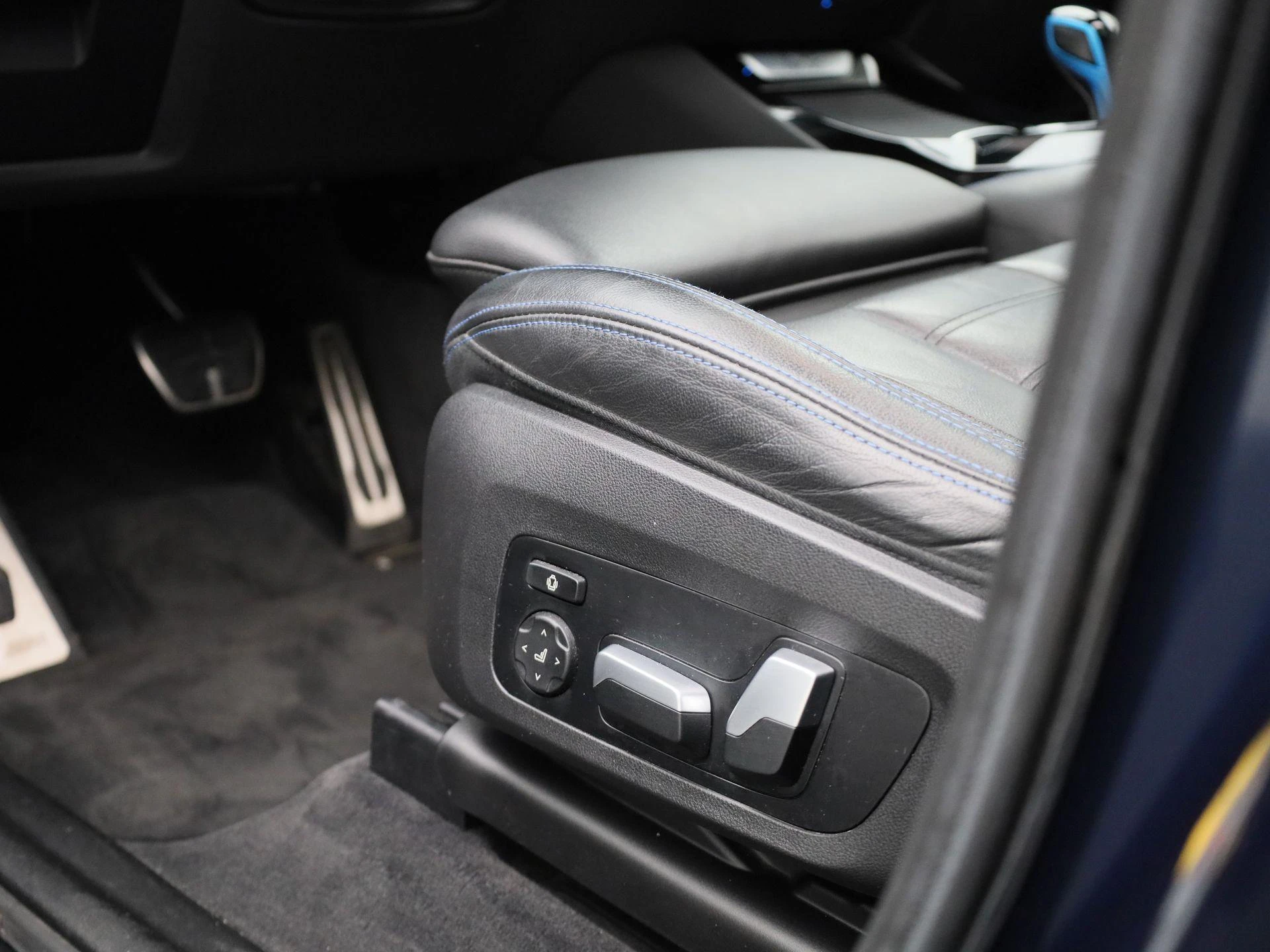 BMW-iX3-image-36