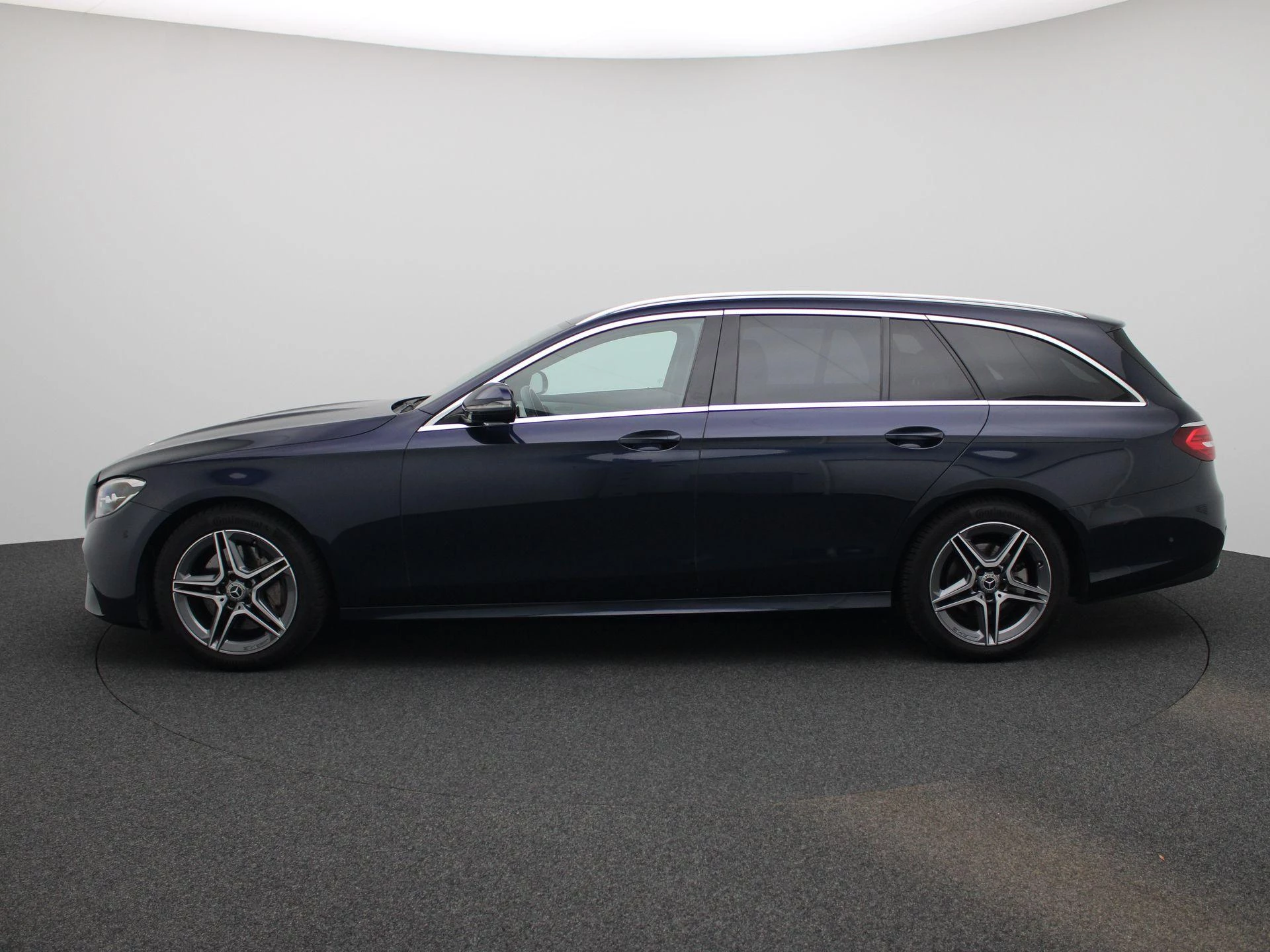 Mercedes-Benz-E-Klasse-image-3