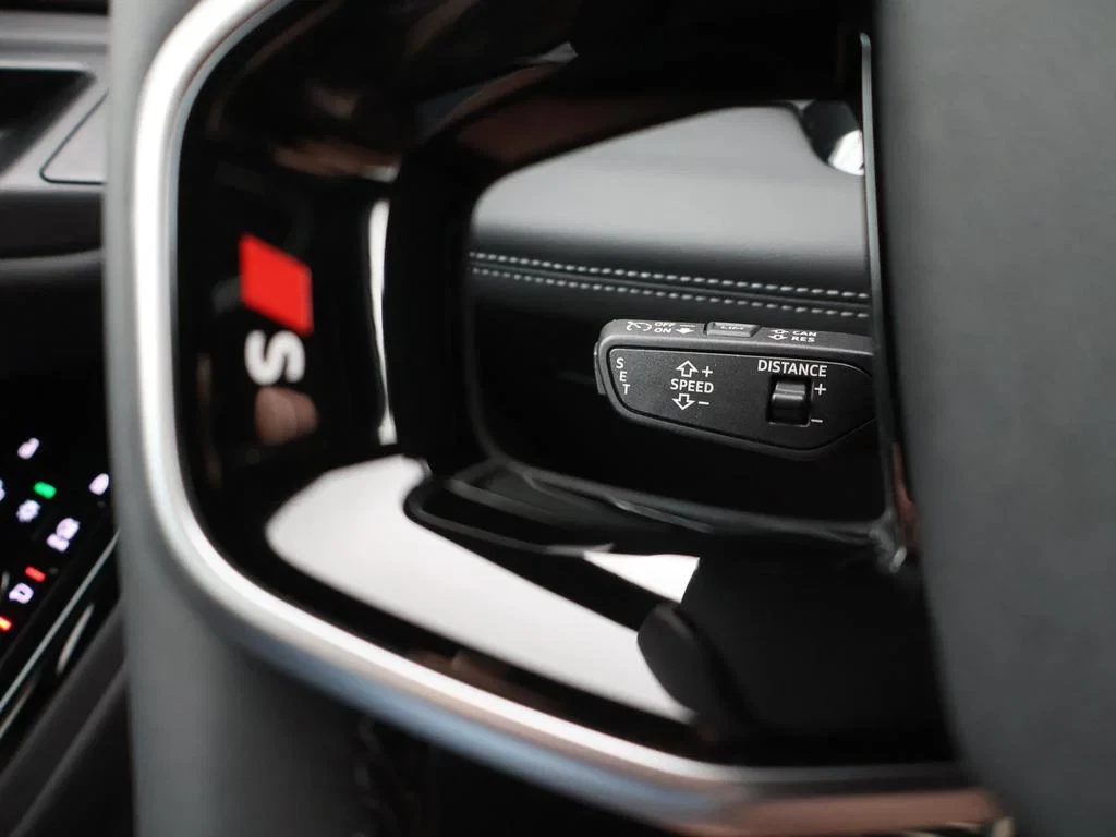 Audi Q6 e-tron Audi Q6 SUV Corporate S performance *ENKEL VOORSTEL VOOR PROFFESIONELEN*