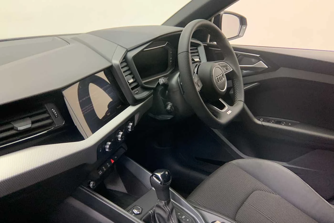 Audi-A1 Sportback-image-1