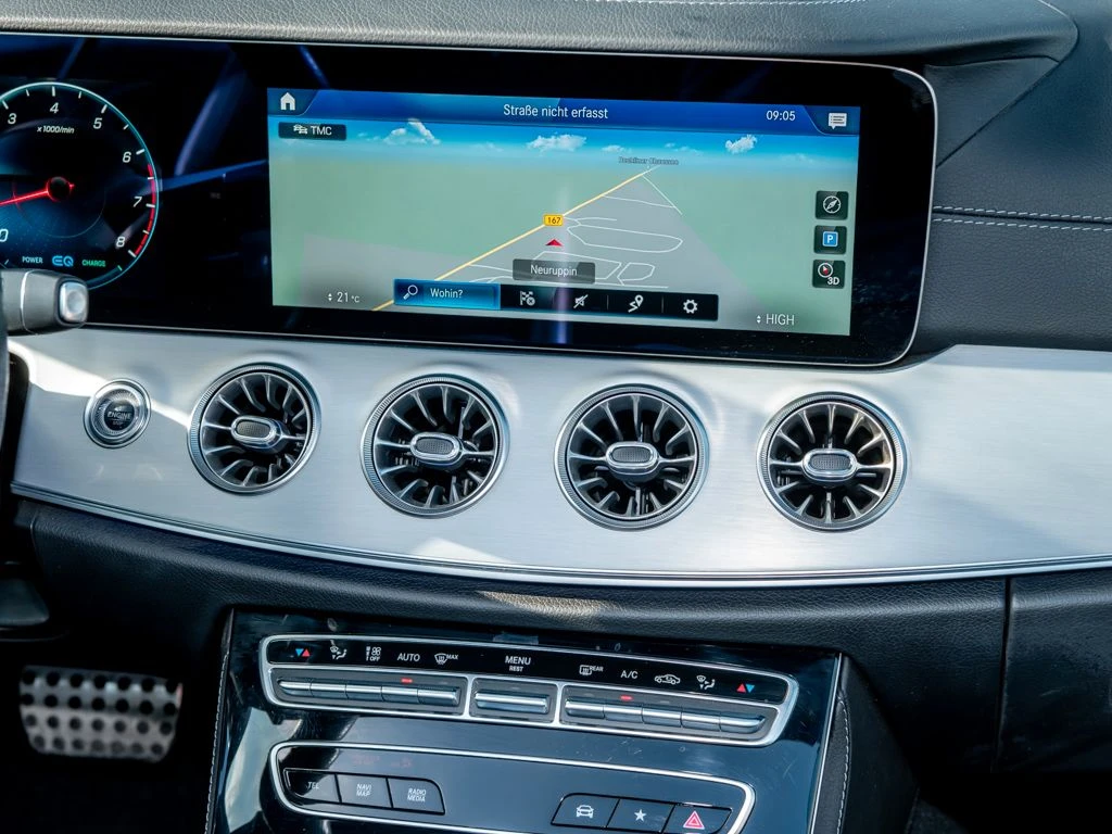 Mercedes-Benz-E-Klasse 200-image-10