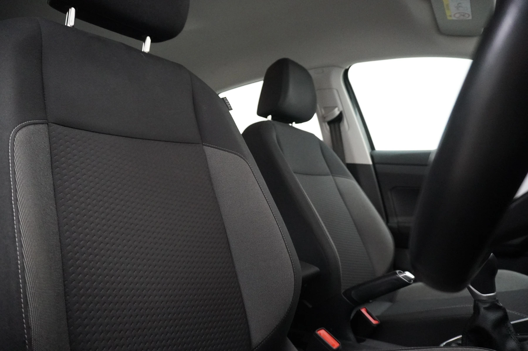 Volkswagen-Polo-image-9