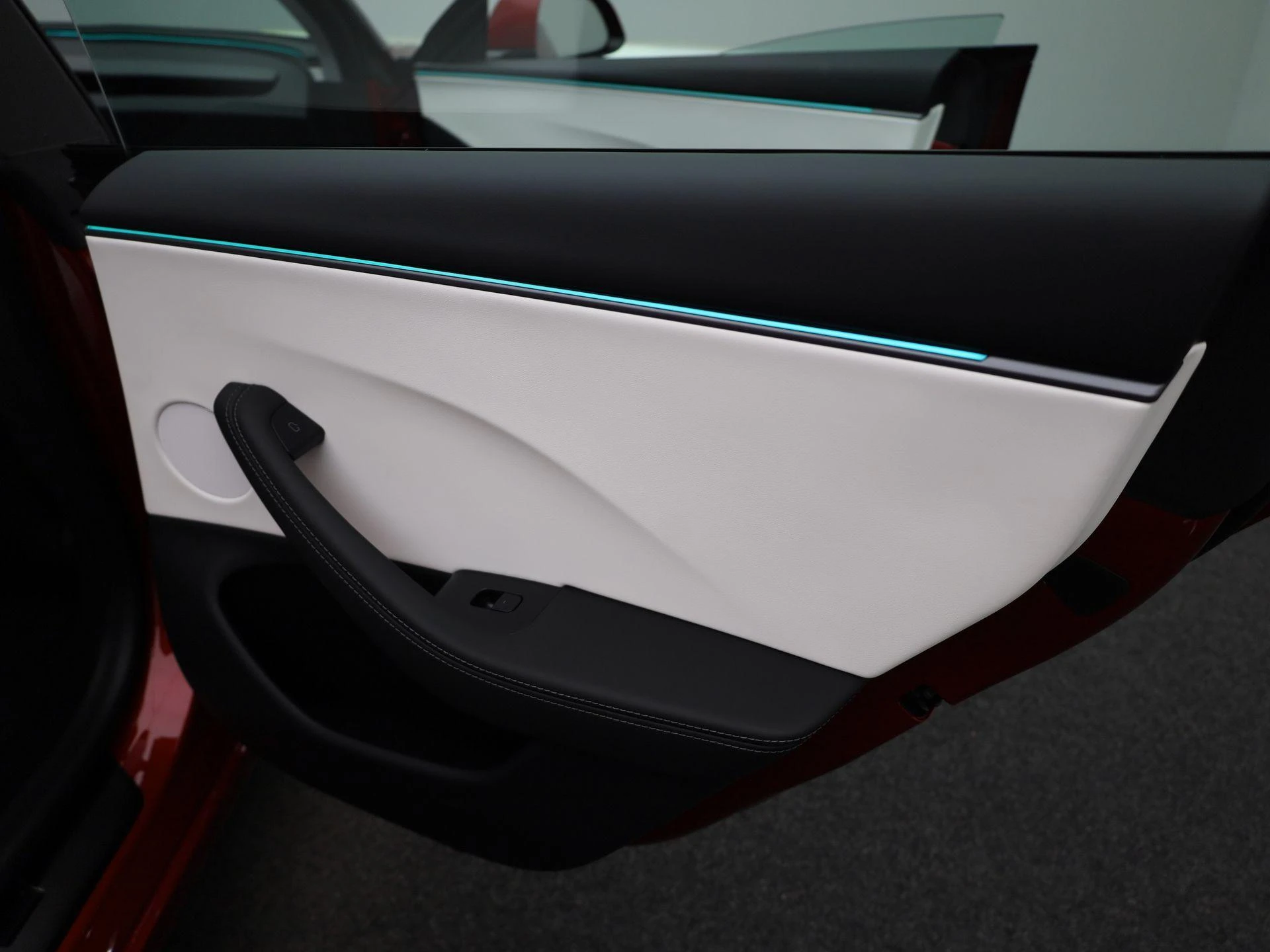 Tesla-Model 3-image-42