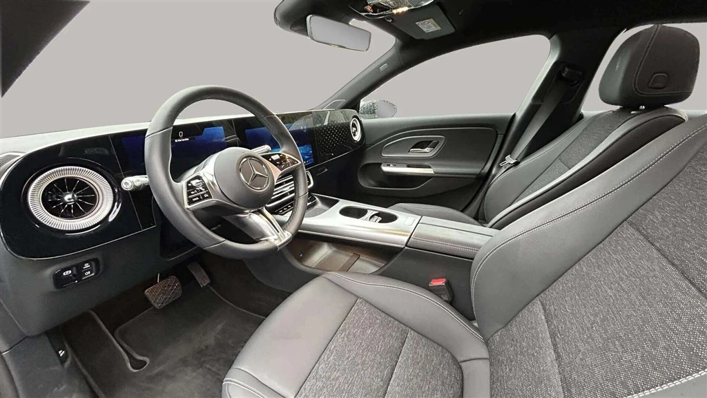 Mercedes-Benz-CLA-image-9