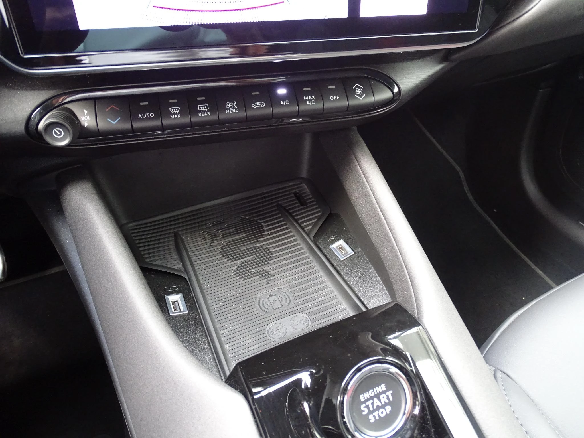 Alfa Romeo Junior 1.2 Hybrid 145 eDCT6 Ibrida Speciale