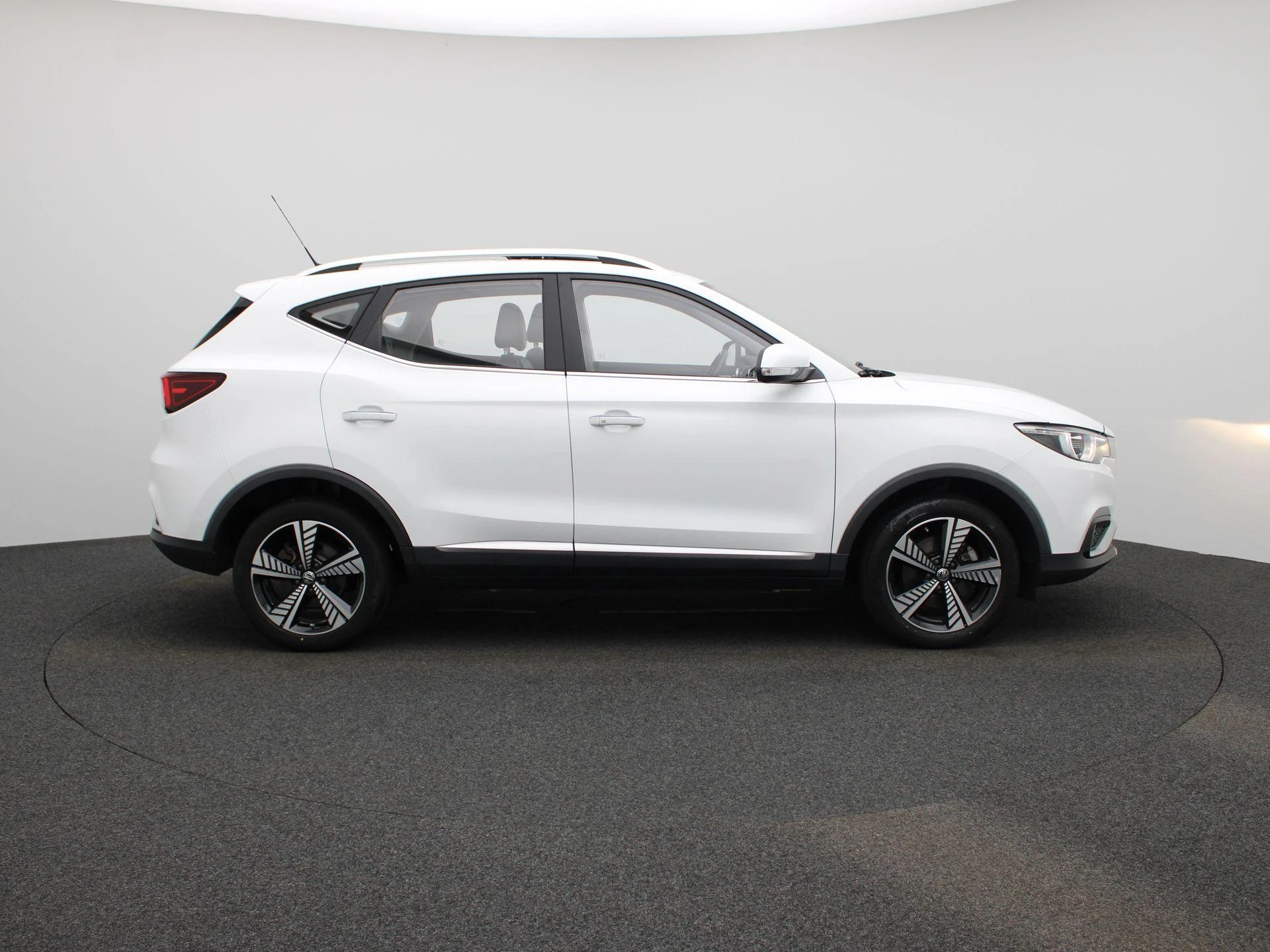 MG-ZS EV-image-5