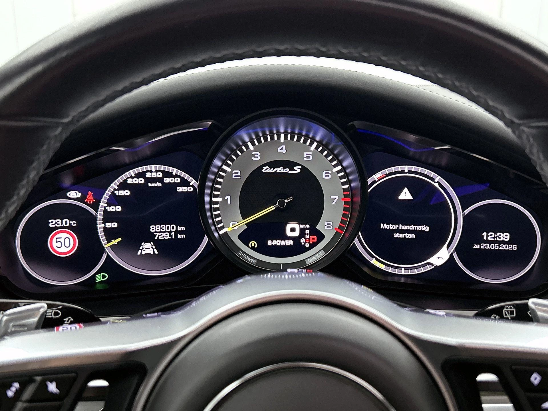 Porsche-Panamera-image-18