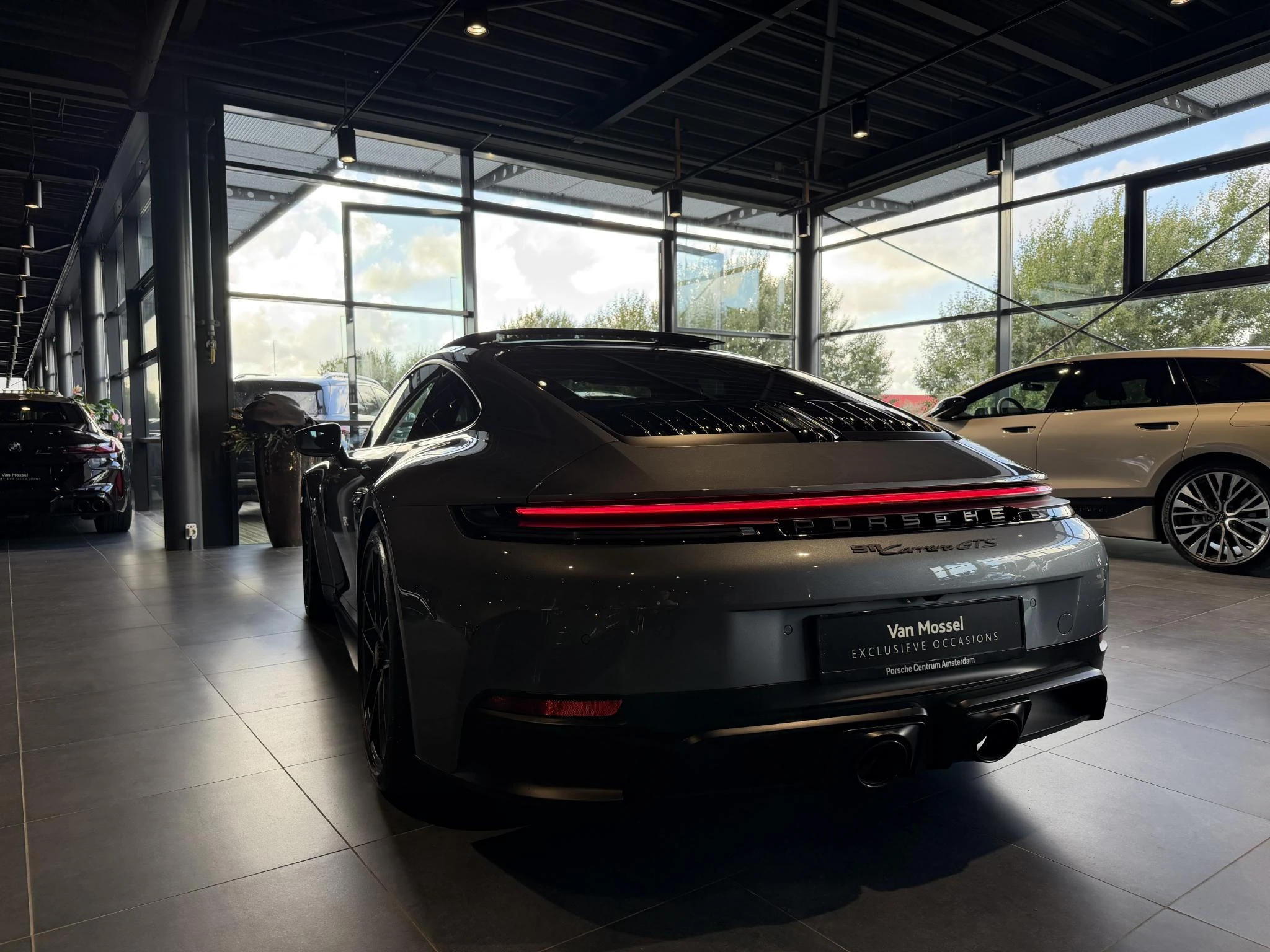 Porsche-911-image-16