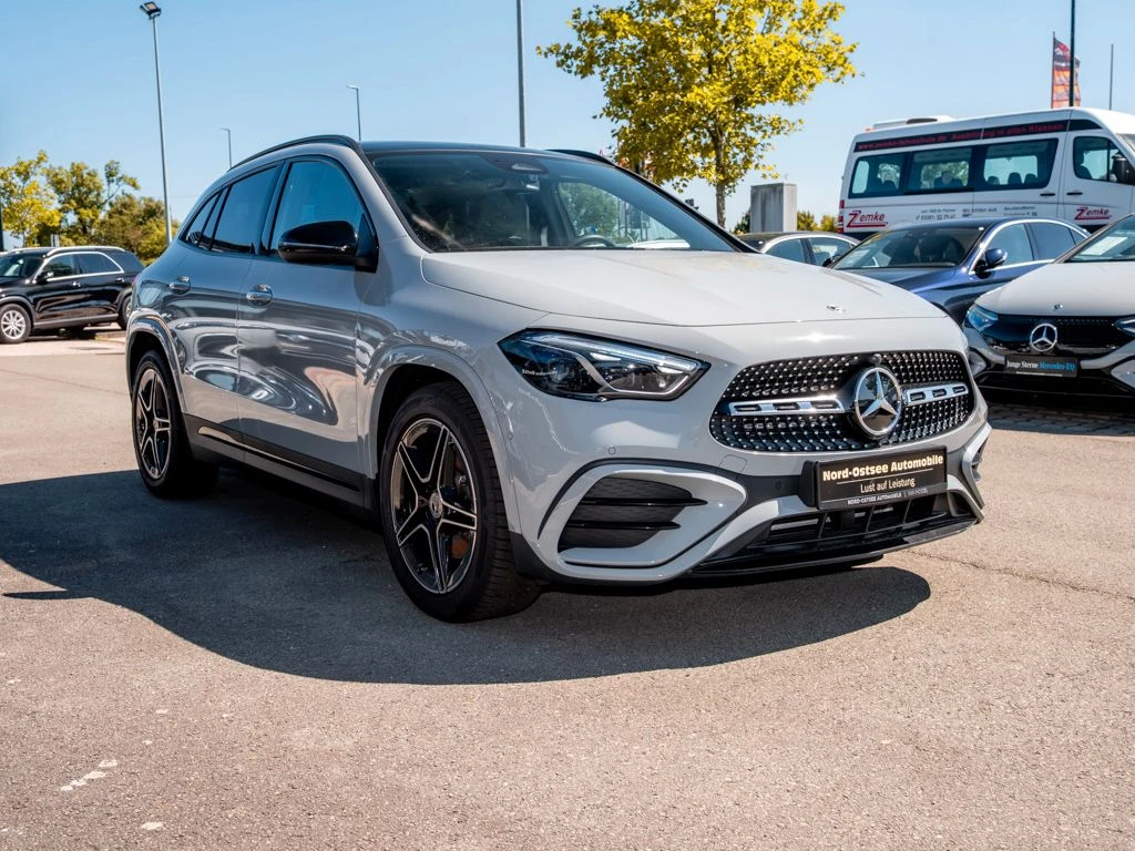 Mercedes-Benz-GLA 200 d-image-4