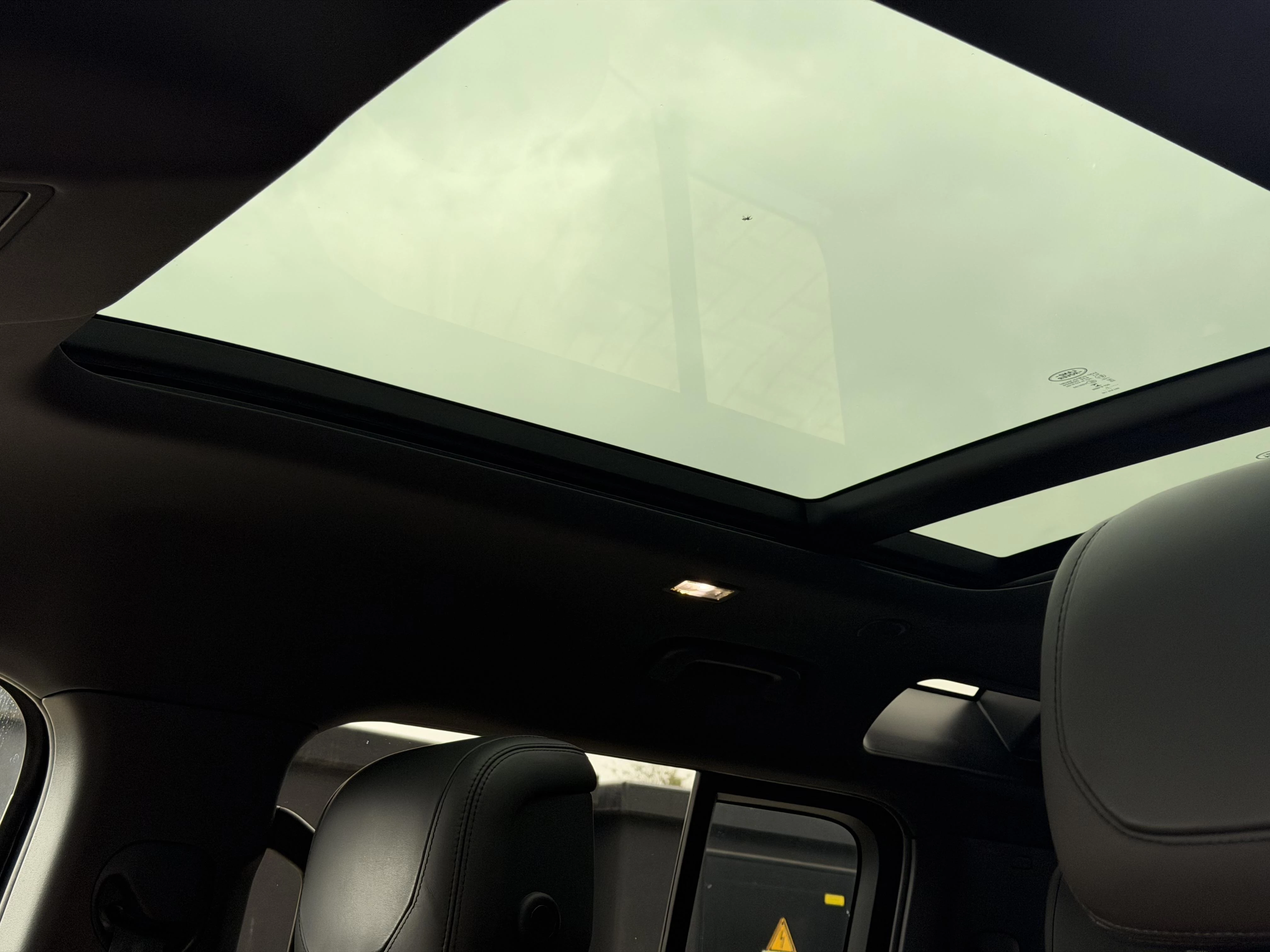 Land Rover Defender P400 XS Edition