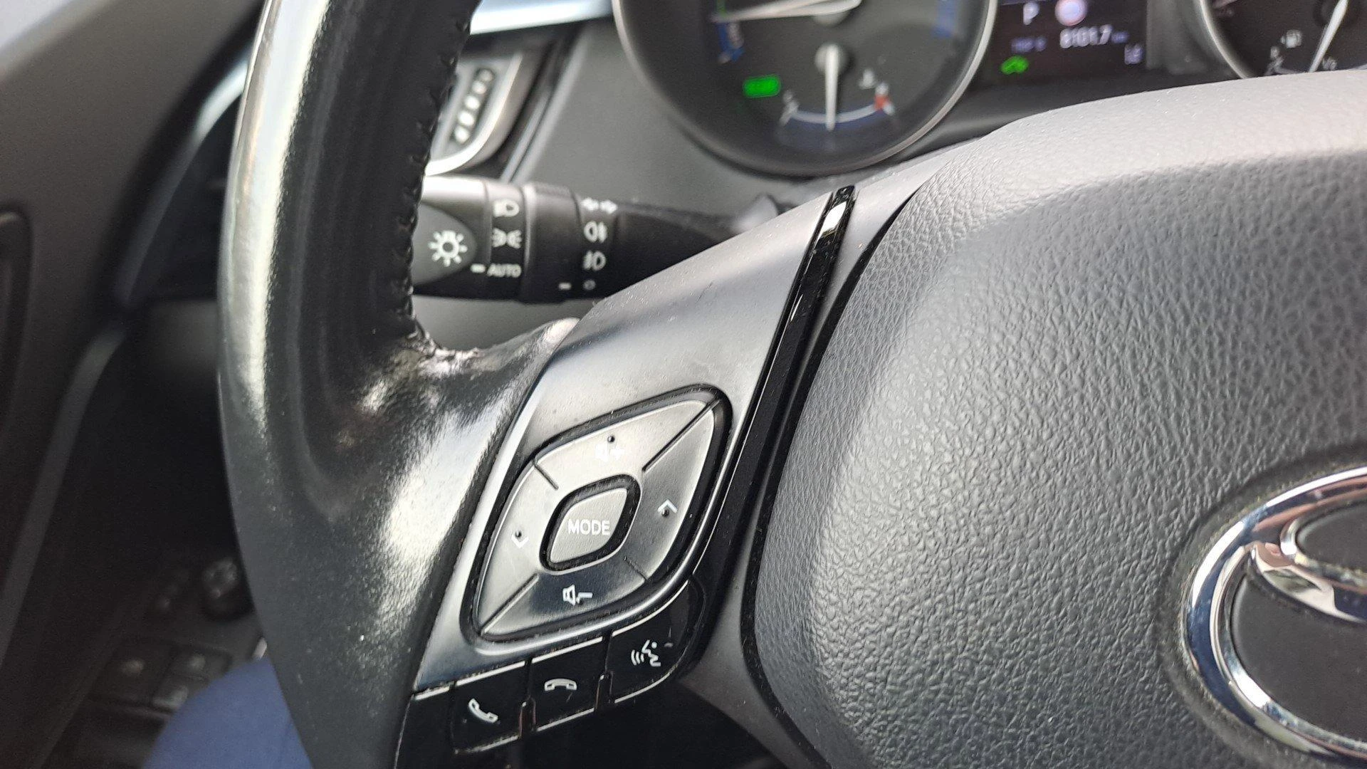 Toyota-C-HR-image-13