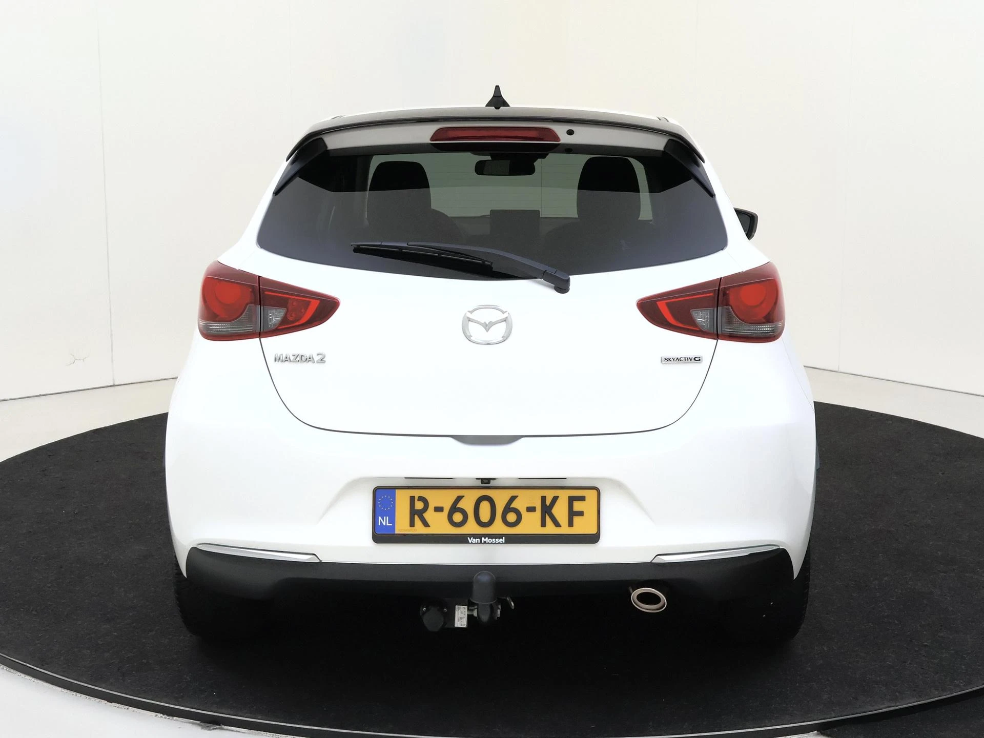 Mazda-2-image-6