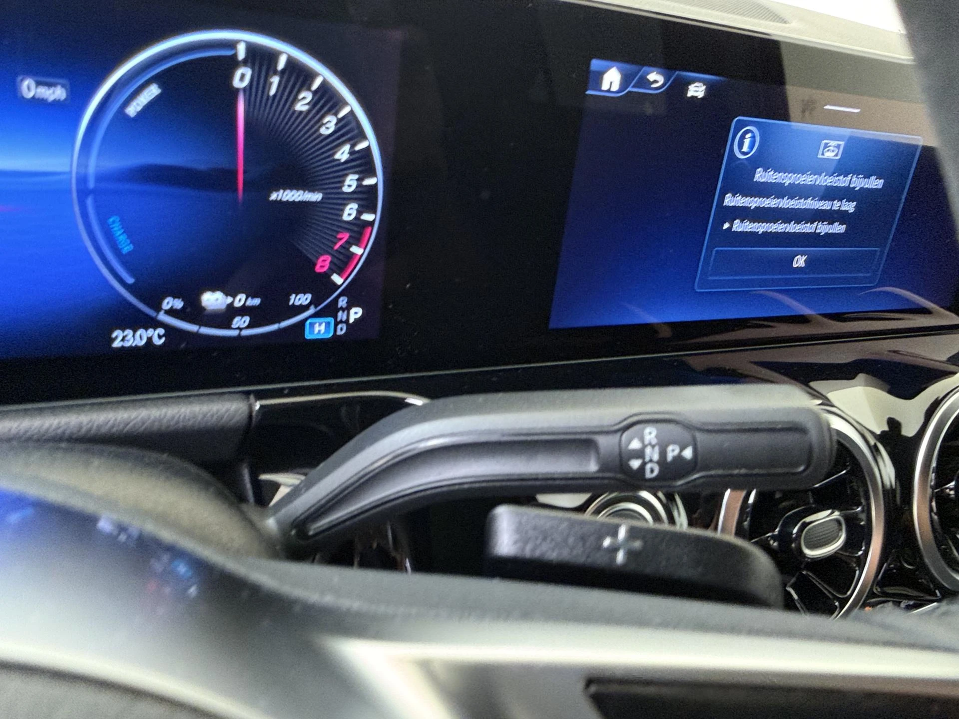 Mercedes-Benz-GLA-image-13