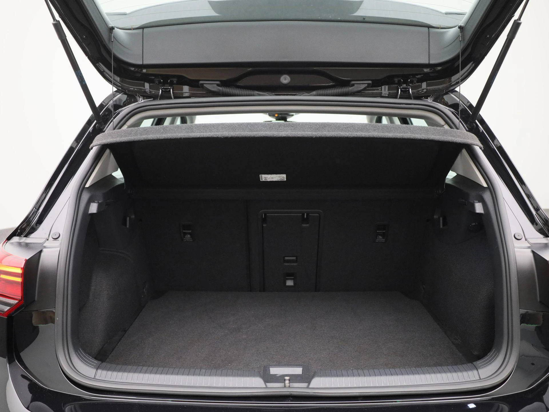 Volkswagen-Golf-image-13