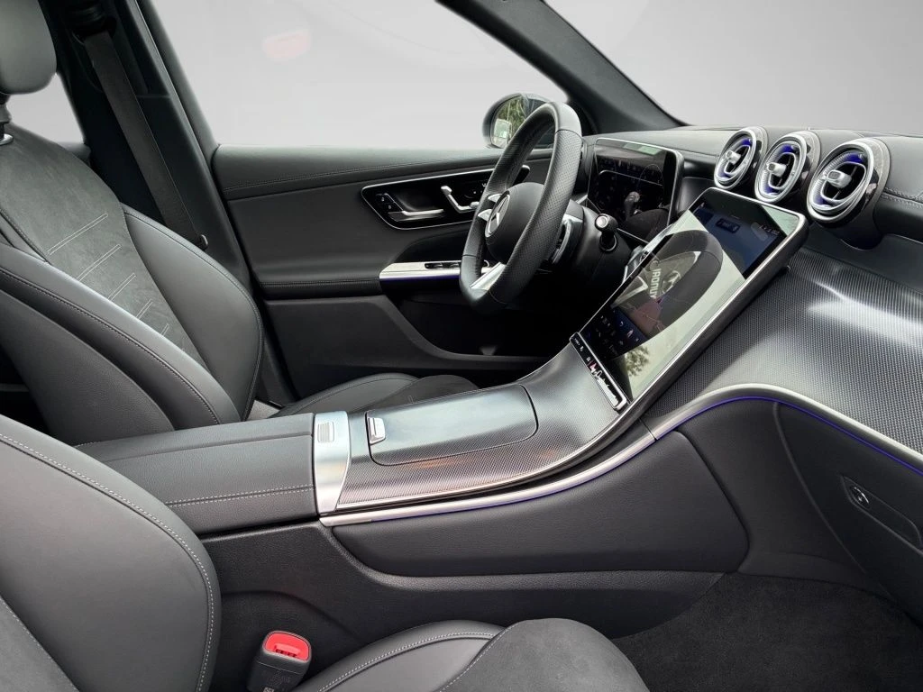 Mercedes-Benz-GLC 220 d-image-15