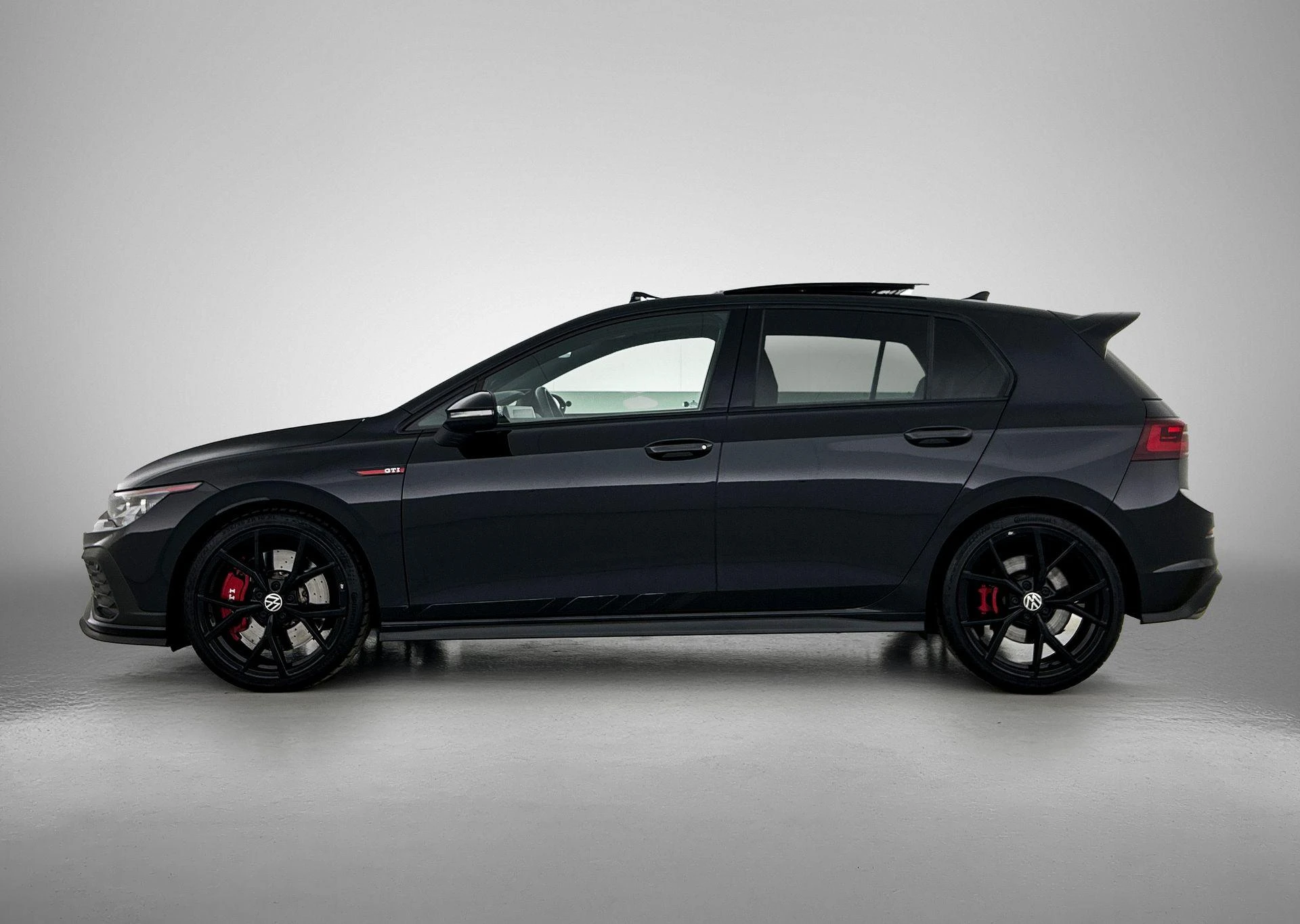 Volkswagen-Golf-image-1