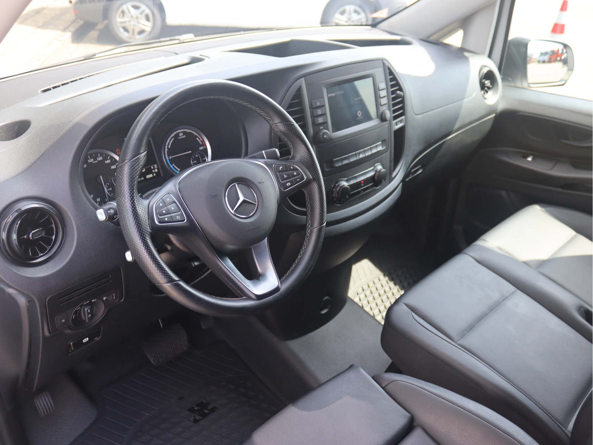 Mercedes-Benz eVito L2 66 kWh | AIRCO/CRUISE/CAMERA/SNELLADEN | Certified