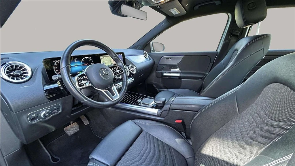 Mercedes-Benz-EQA-image-9