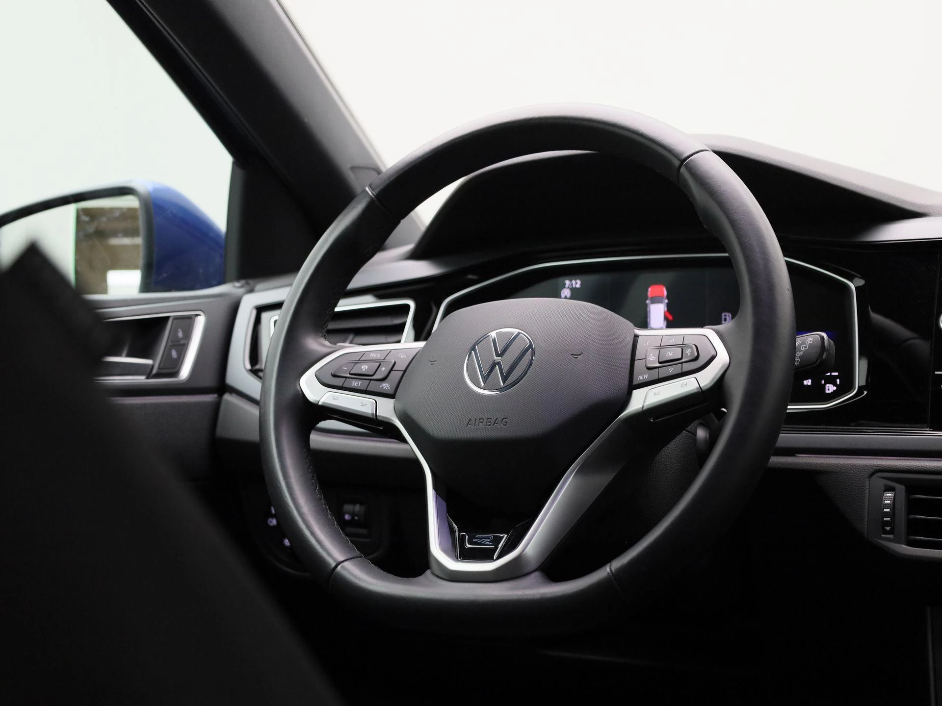 Volkswagen-Polo-image-32