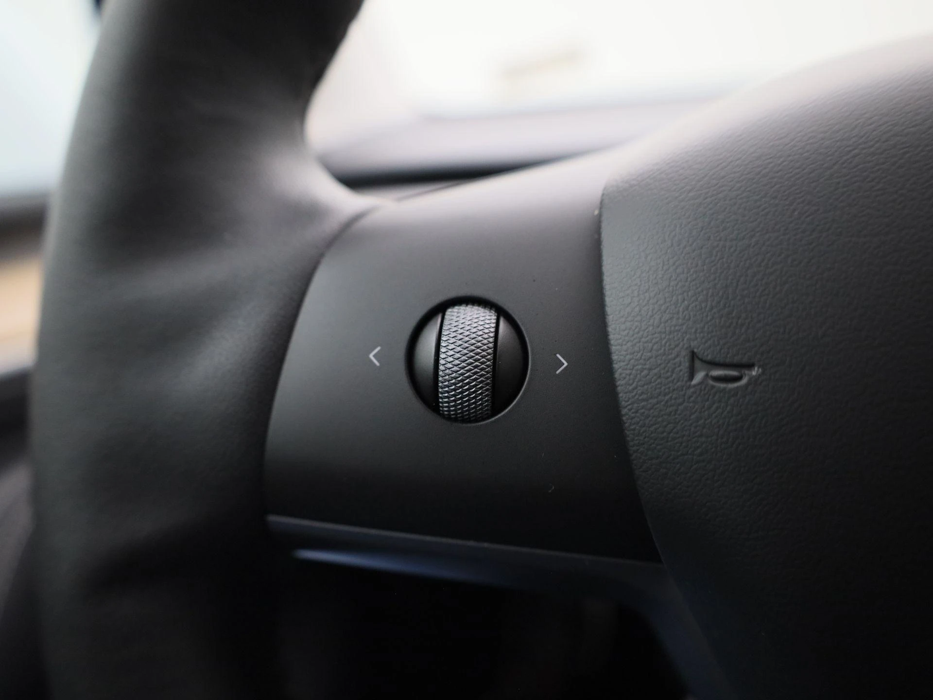 Tesla-Model Y-image-19