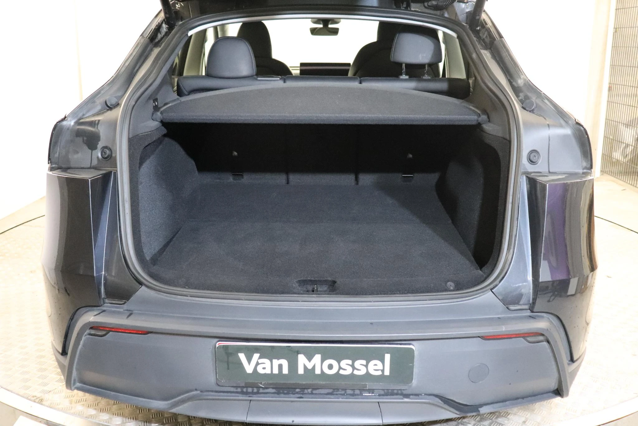 Tesla Model Y Long Range Dual Motor AWD