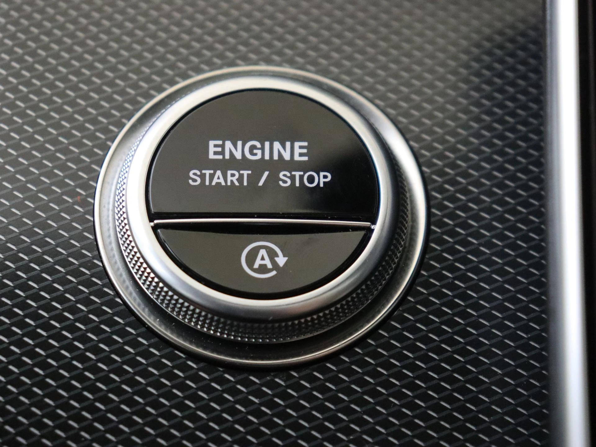 Mercedes-Benz-C-Klasse-image-20