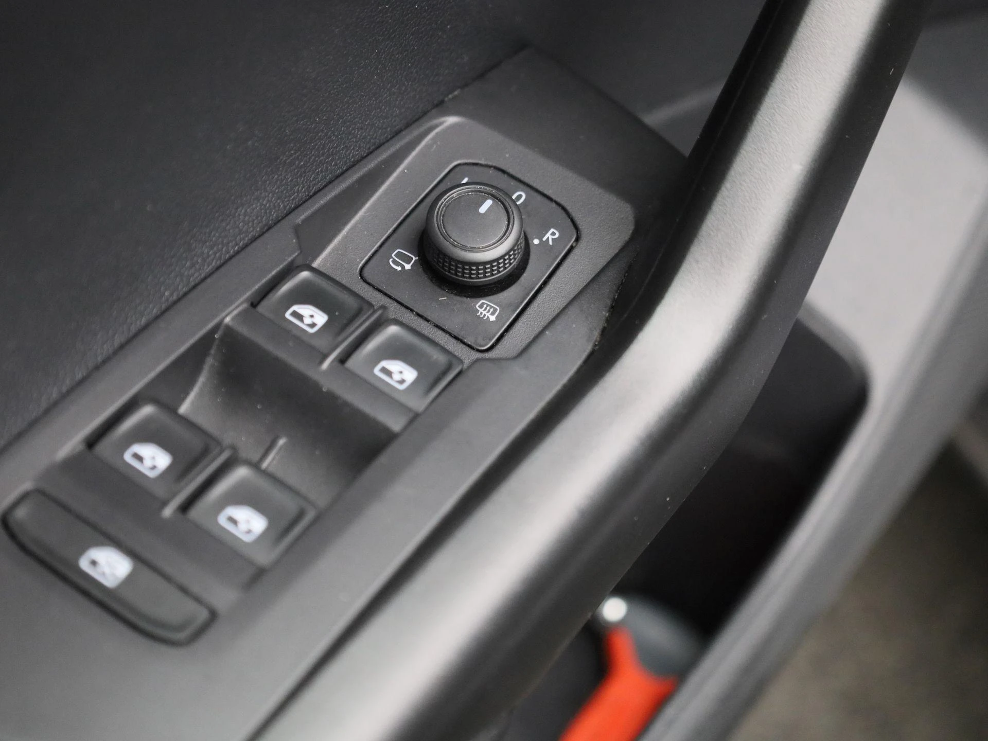 Volkswagen-T-Cross-image-25