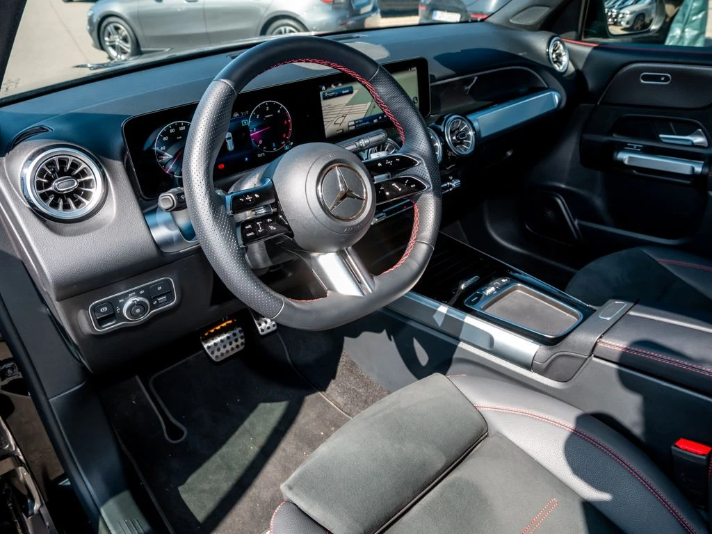 Mercedes-Benz-GLB 200 d-image-8