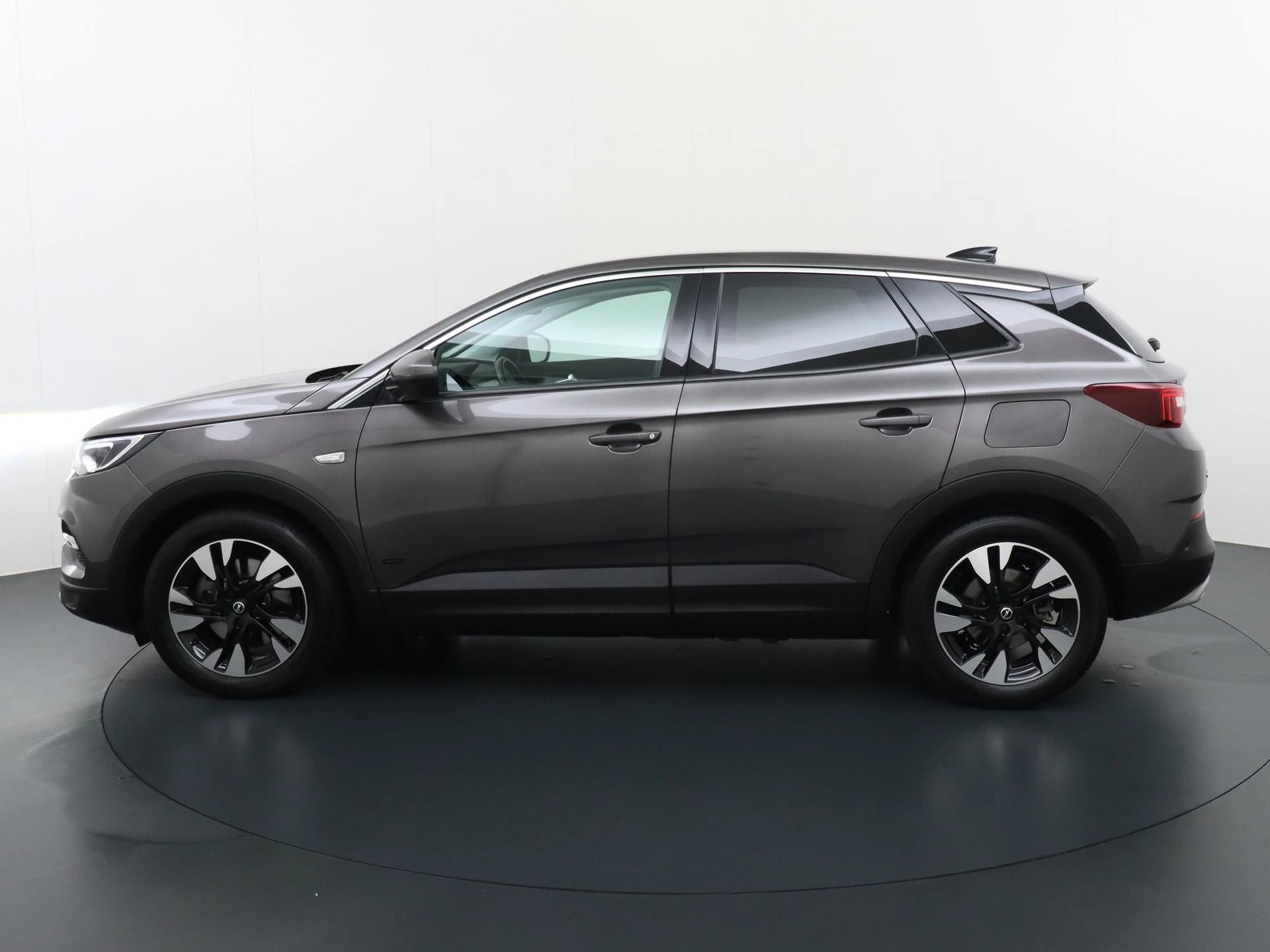 Opel-Grandland X-image-4