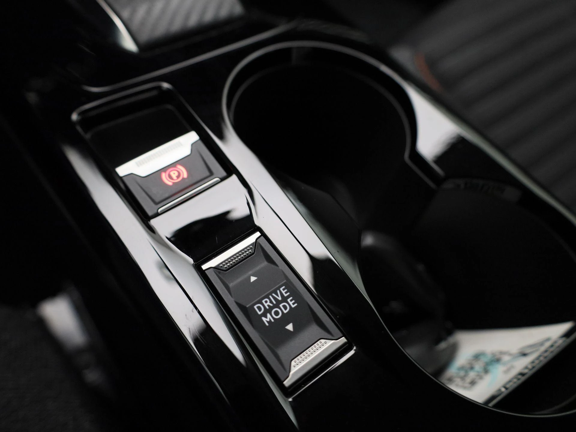 Peugeot-e-208-image-14