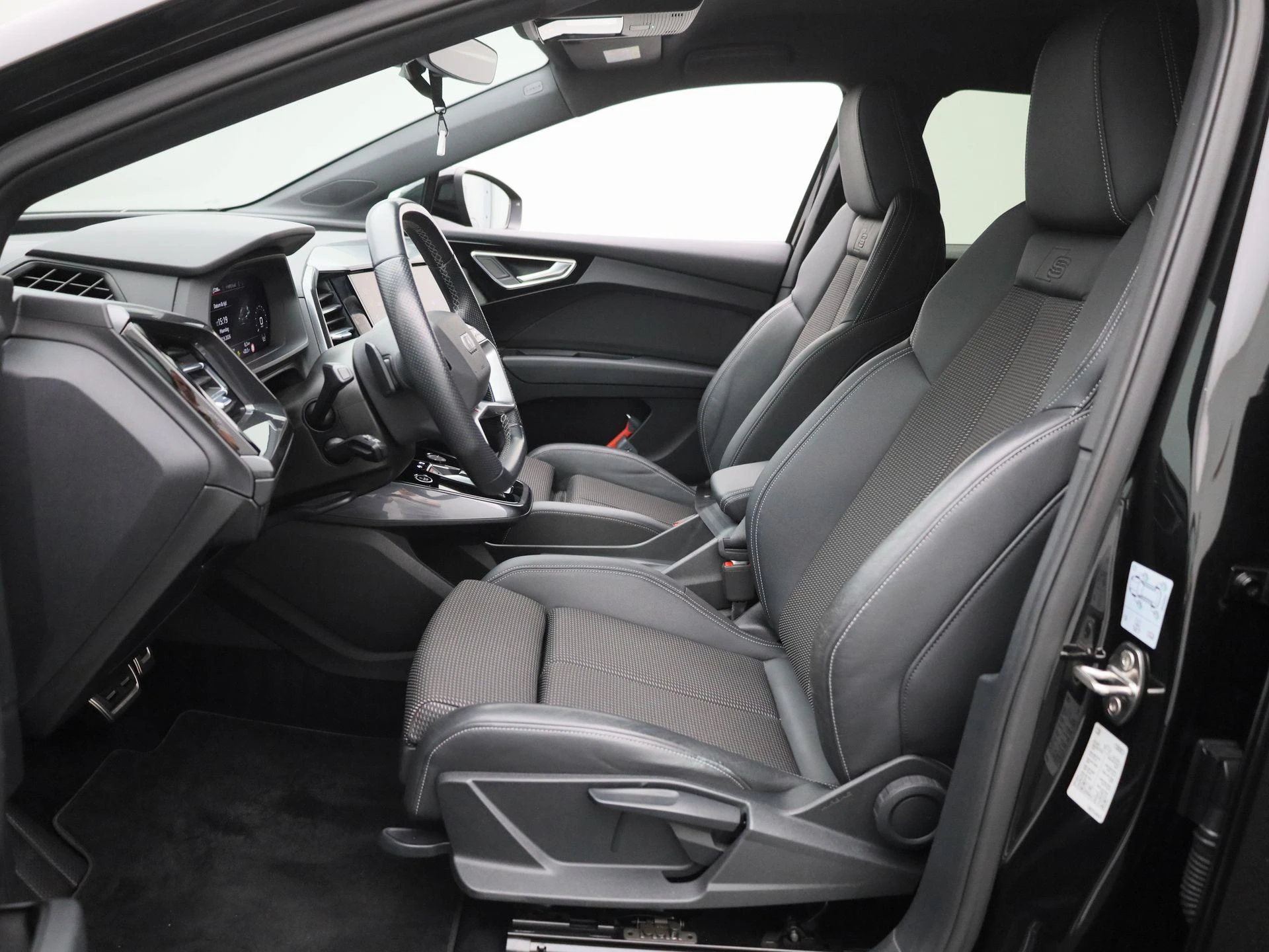 Audi-Q4 e-tron-image-9