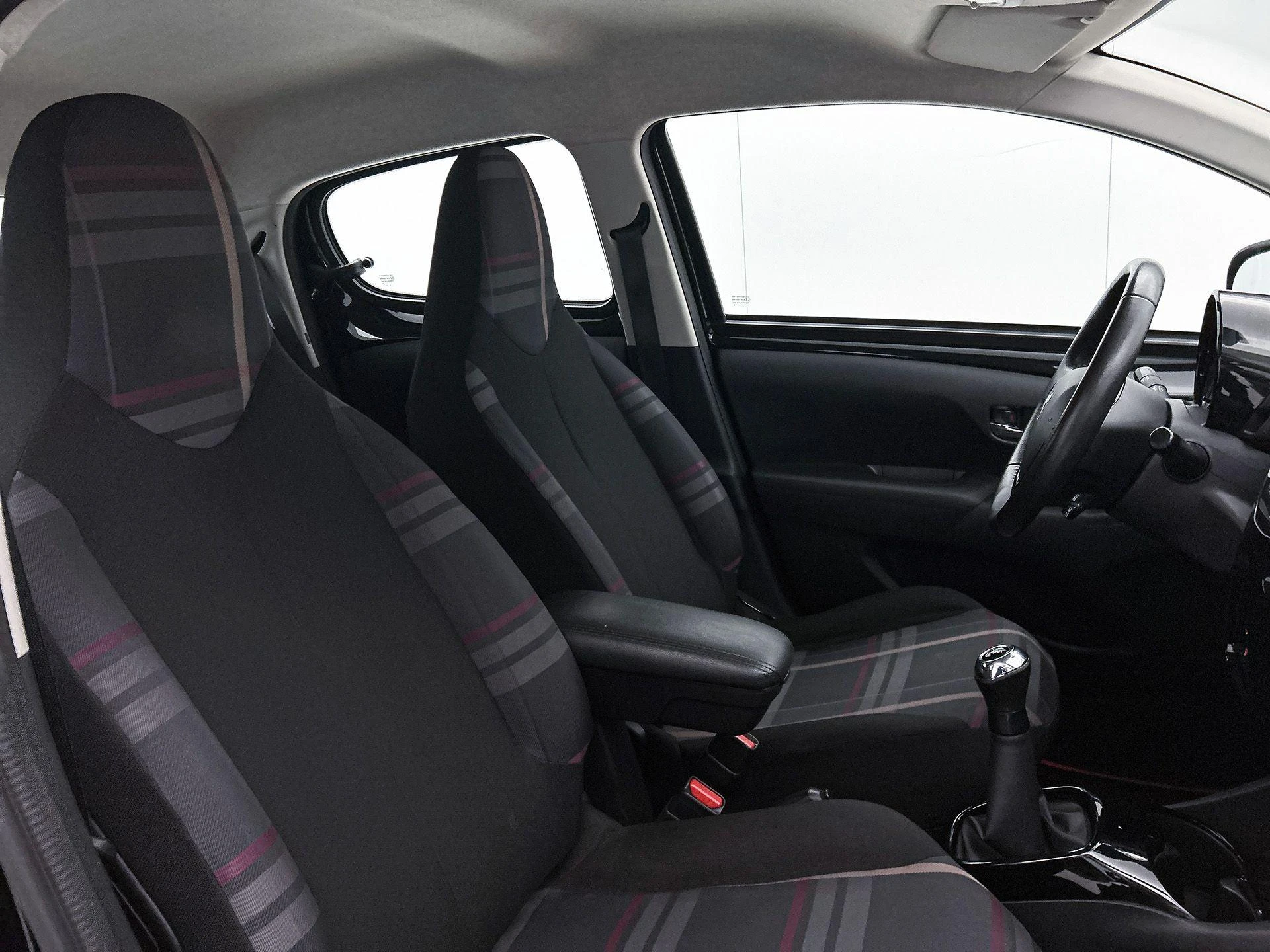 Peugeot-108-image-32