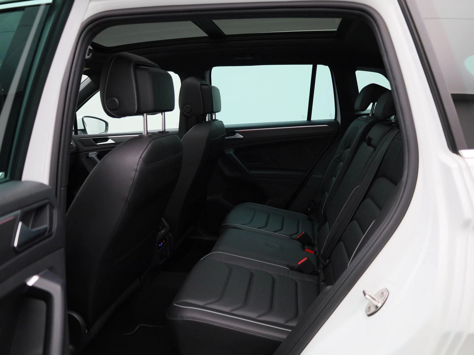 Volkswagen-Tiguan-image-9